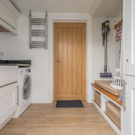 Hedgehogs - Luxury Riverside In *