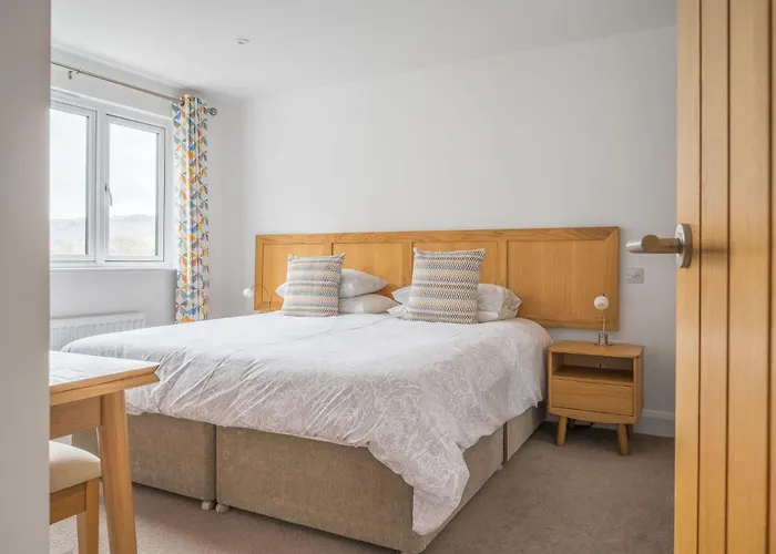 Hedgehogs - Luxury Riverside In * كونيستون