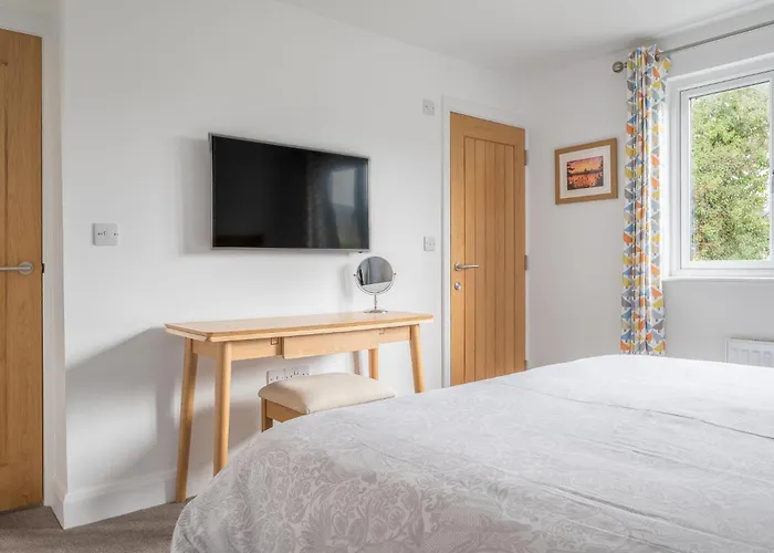 Hedgehogs - Luxury Riverside In