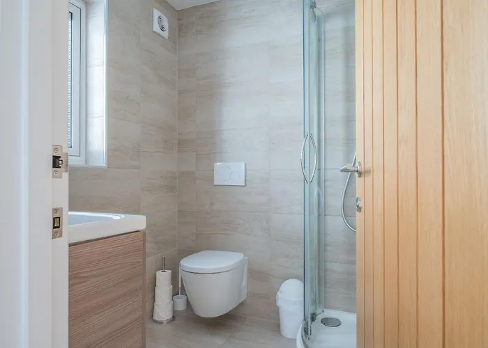 Hedgehogs - Luxury Riverside In *