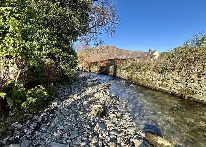 Hedgehogs - Luxury Riverside In *