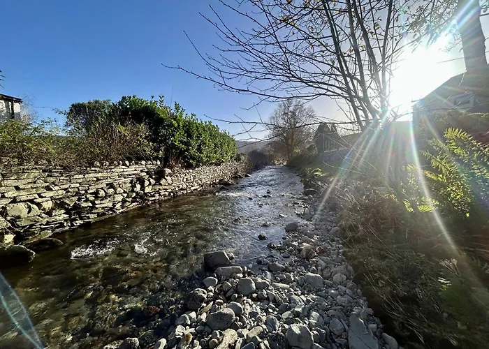 Hedgehogs - Luxury Riverside In بيت للعطل *