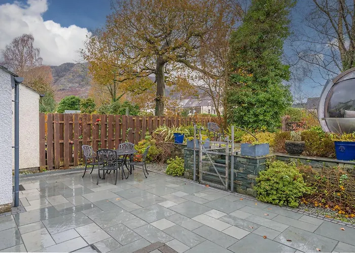 Hedgehogs - Luxury Riverside In * كونيستون