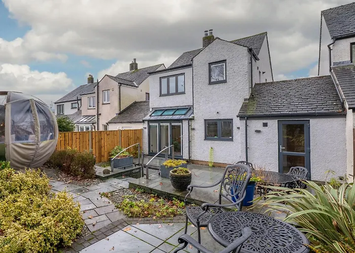 Hedgehogs - Luxury Riverside In * كونيستون