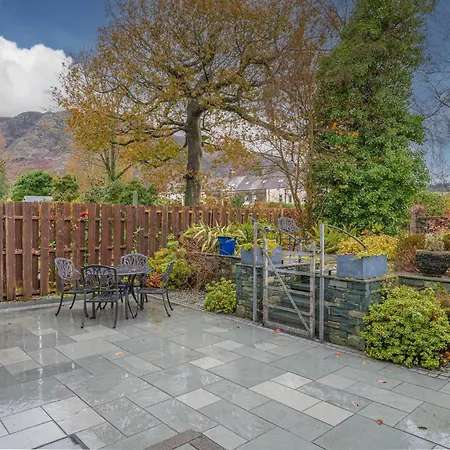 Hedgehogs - Luxury Riverside In * كونيستون