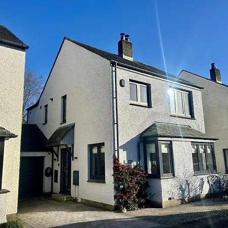 Hedgehogs - Luxury Riverside In كونيستون