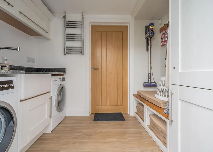 Hedgehogs - Luxury Riverside In *